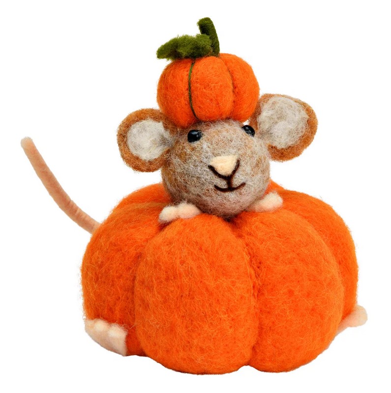 Topolino dentro una zucca realizzato in lana cotta, ideale come decoro autunnale e di Halloween